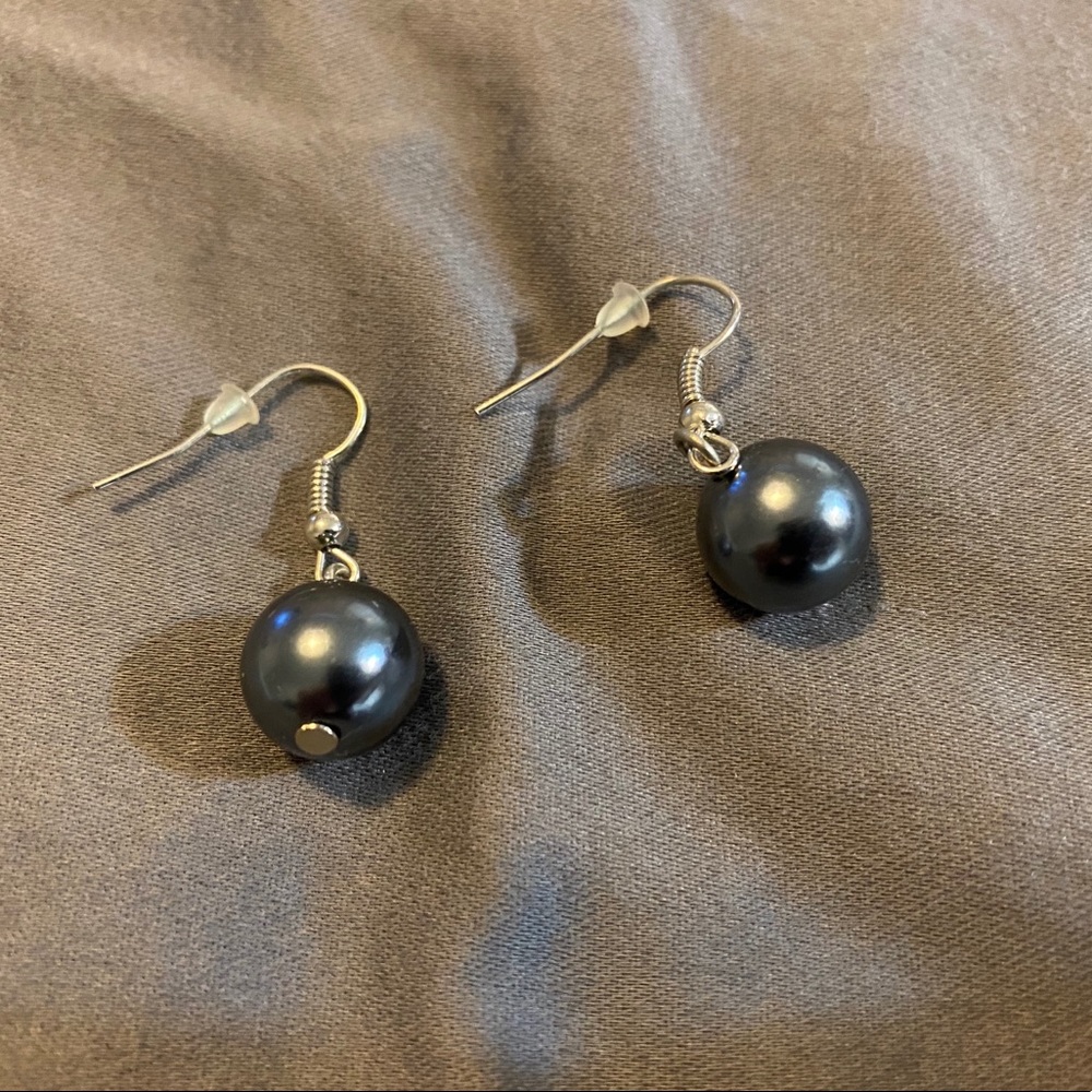 Beaded dangly earrings - new!